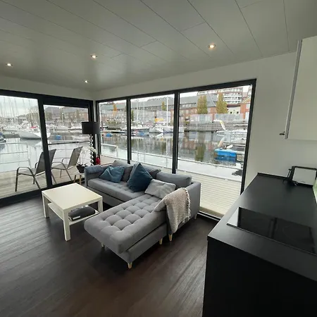 شقة Hausboot Sonnenwelle Mit Dachterrasse فلنسبورغ