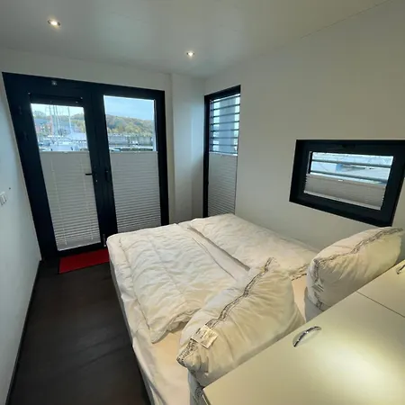 Hausboot Sonnenwelle Mit Dachterrasse