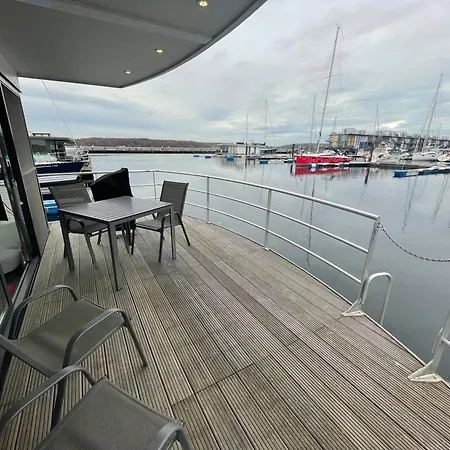 Hausboot Sonnenwelle Mit Dachterrasse فلنسبورغ